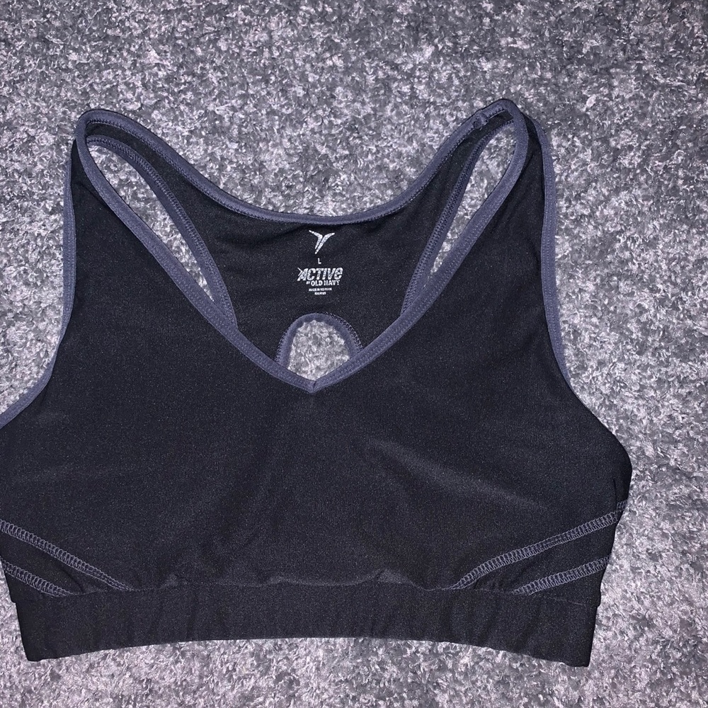 sports bra